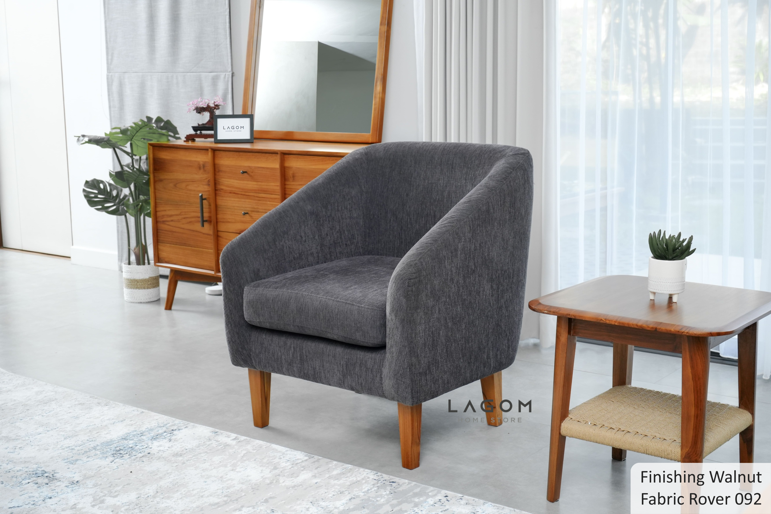 Single Sofa Premium dengan Frame Kayu Jati