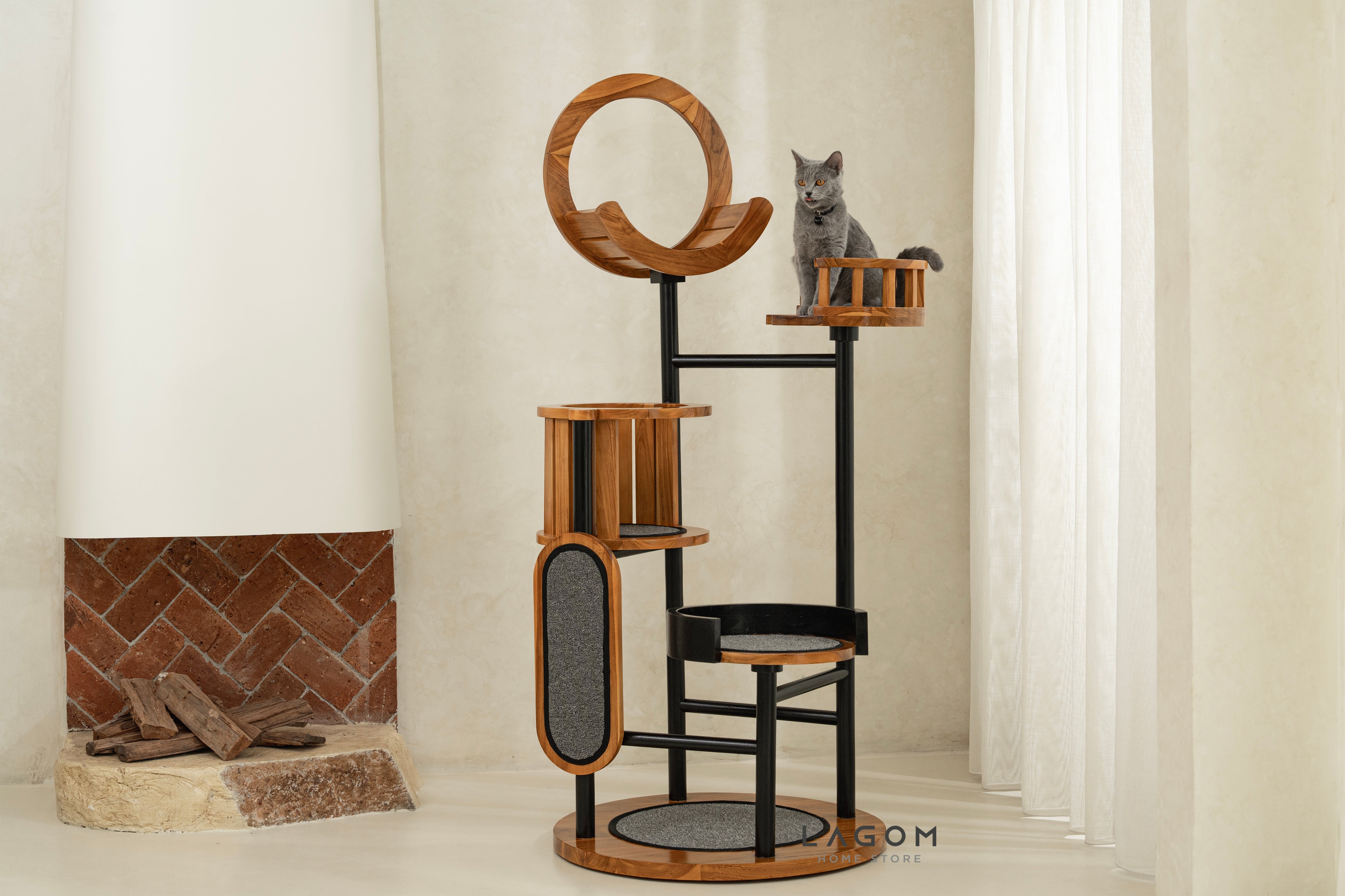 Cat Tree Mewah dari Kayu Jati