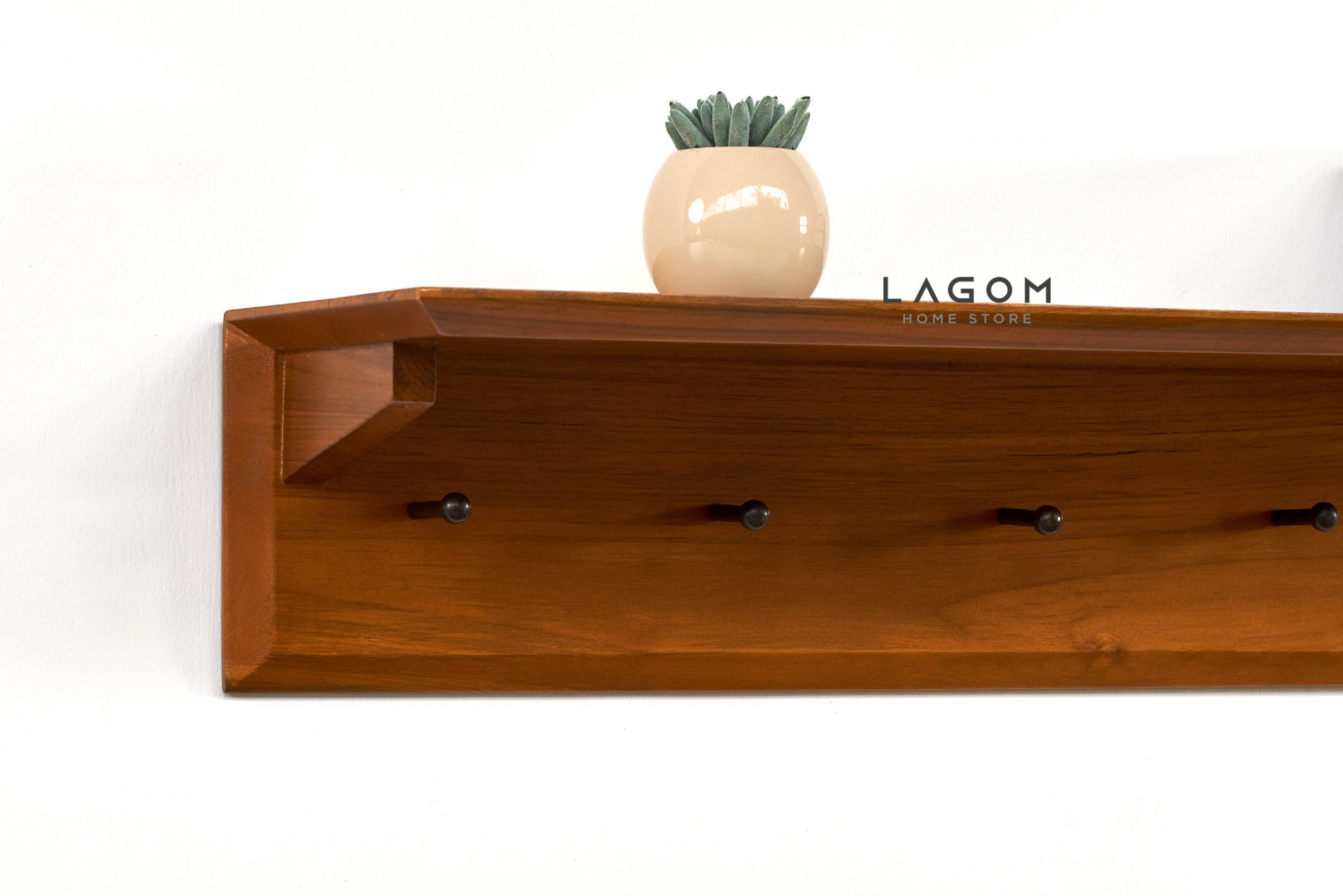 Gantungan Dinding dengan Ambalan Atas dari Kayu Jati Solid Wall Coat Hanger Lagom Home Store Jati Furnitur Teak Furniture Jakarta