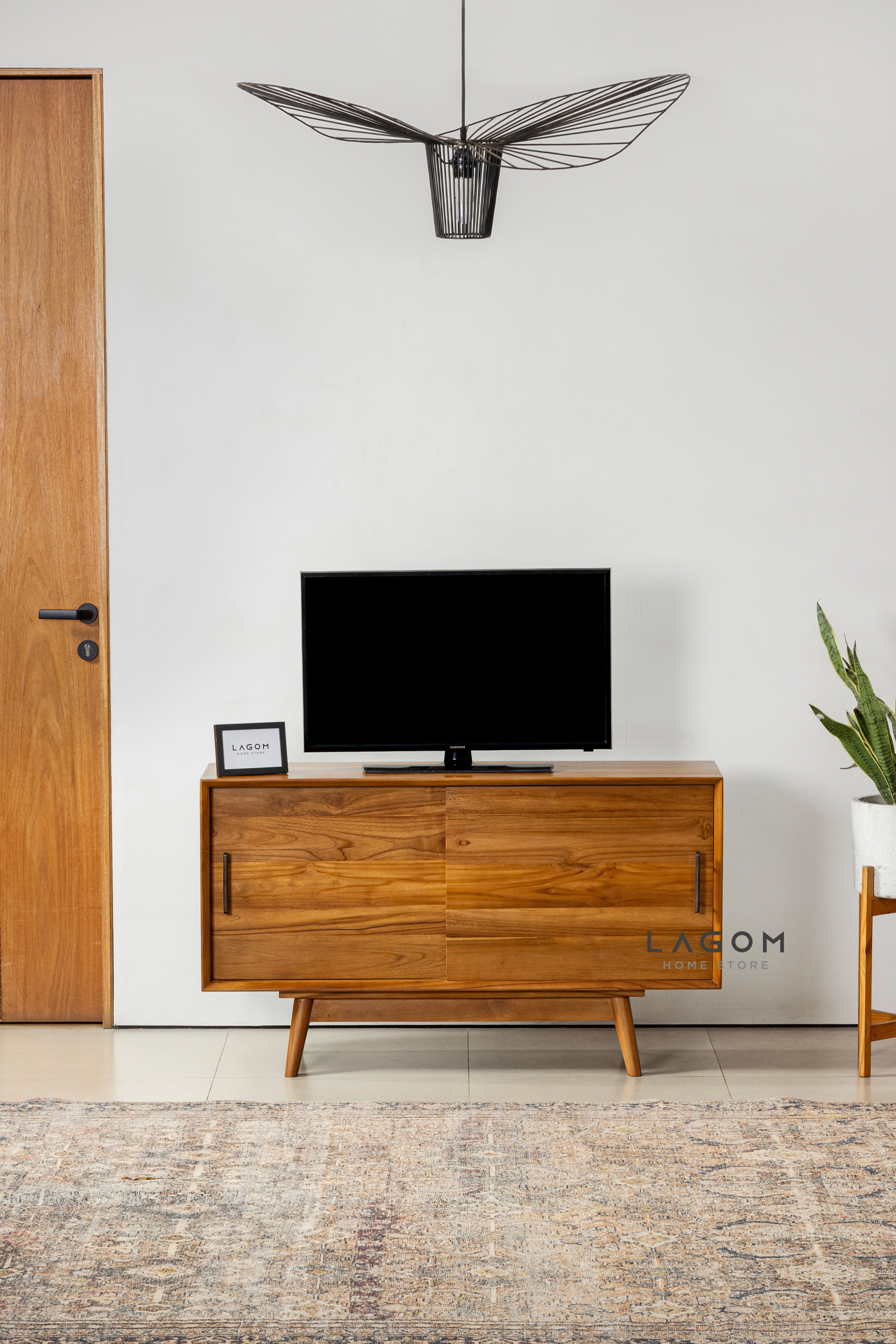 Meja TV/Meja Konsol dengan Pintu Geser dari Kayu Jati - Panjang 122 cm TV Cabinet Lagom Home Store Jati Furnitur Teak Furniture Jakarta