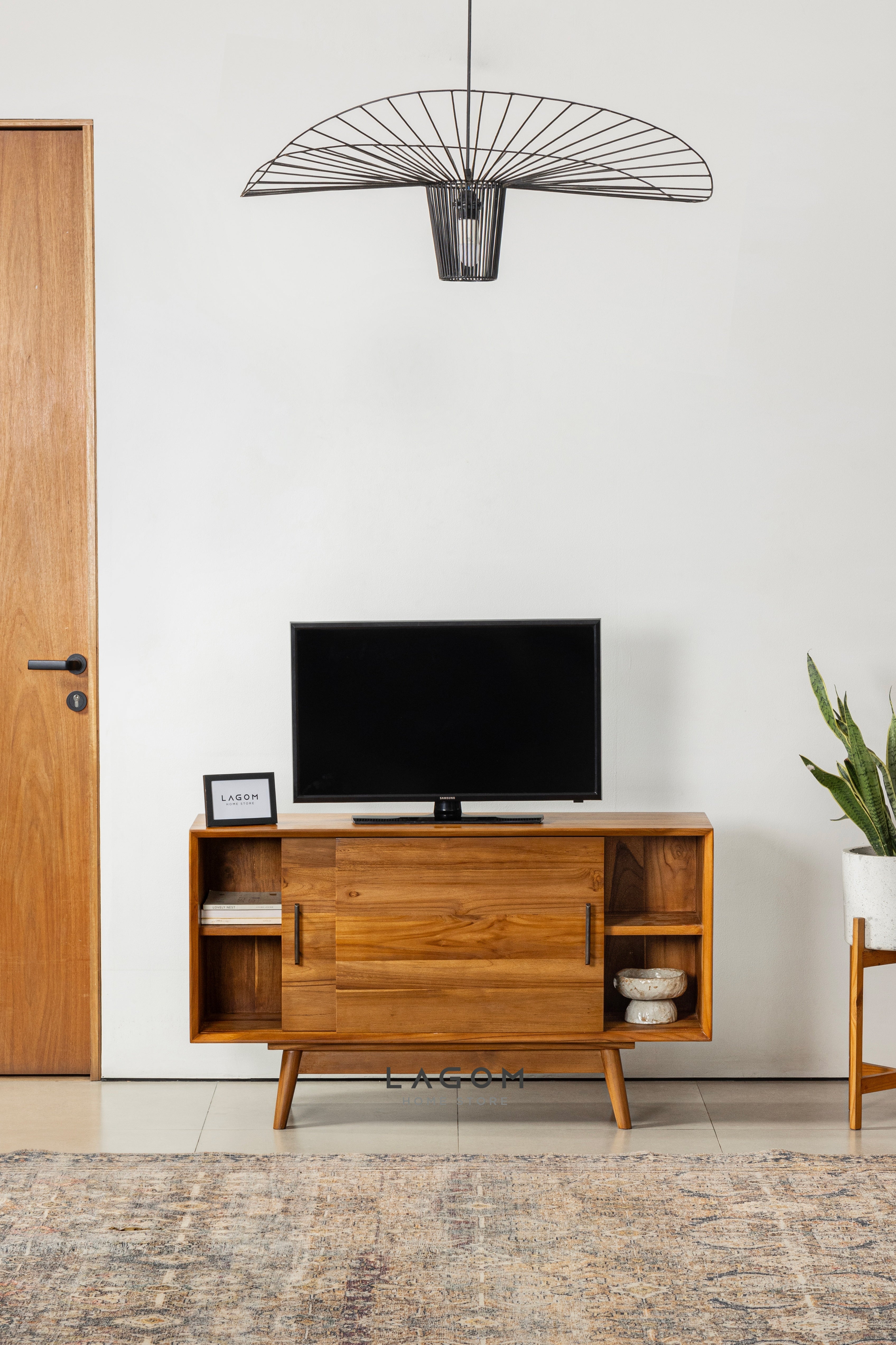 Meja TV/Meja Konsol dengan Pintu Geser dari Kayu Jati - Panjang 122 cm TV Cabinet Lagom Home Store Jati Furnitur Teak Furniture Jakarta