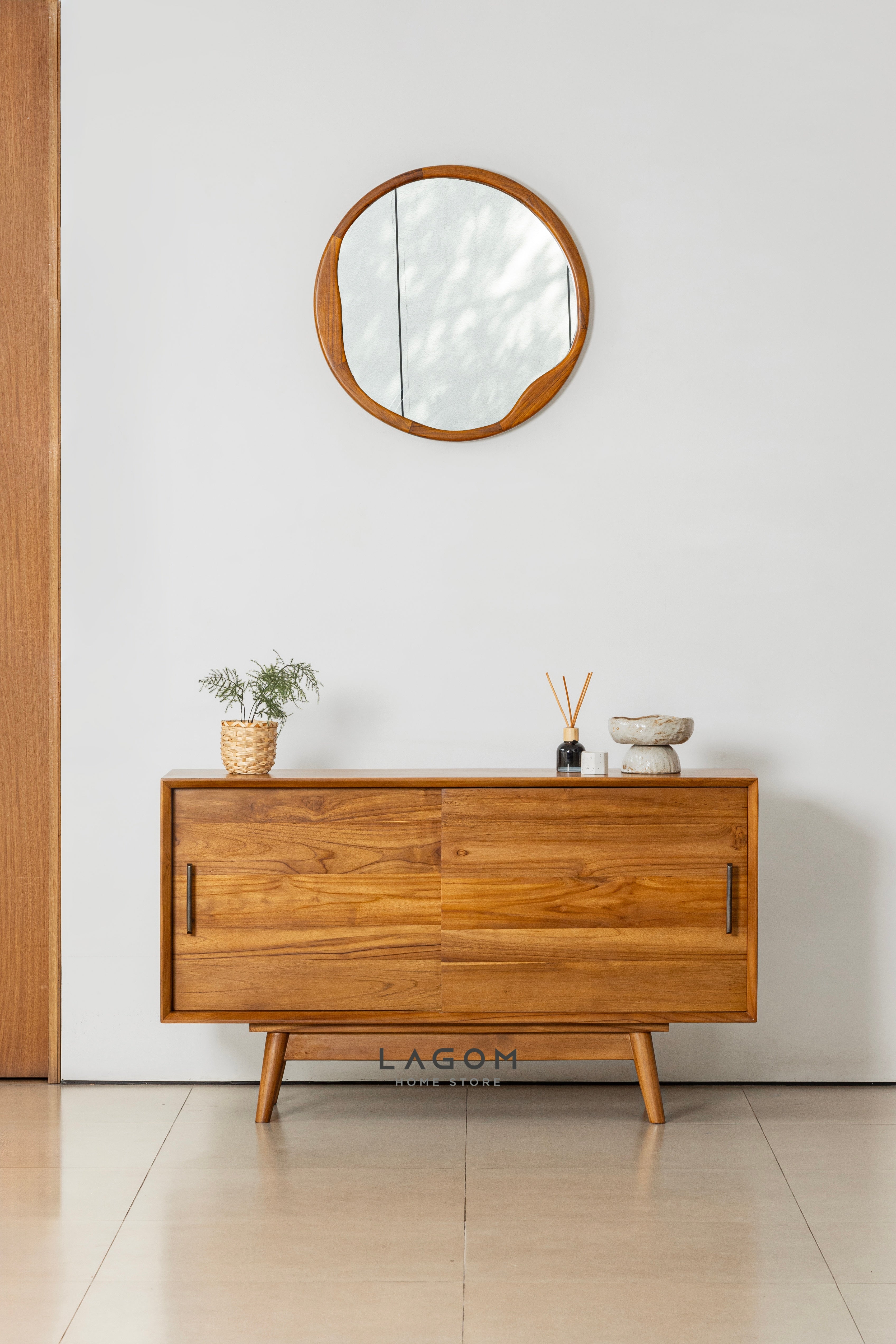 Meja TV/Meja Konsol dengan Pintu Geser dari Kayu Jati - Panjang 122 cm TV Cabinet Lagom Home Store Jati Furnitur Teak Furniture Jakarta