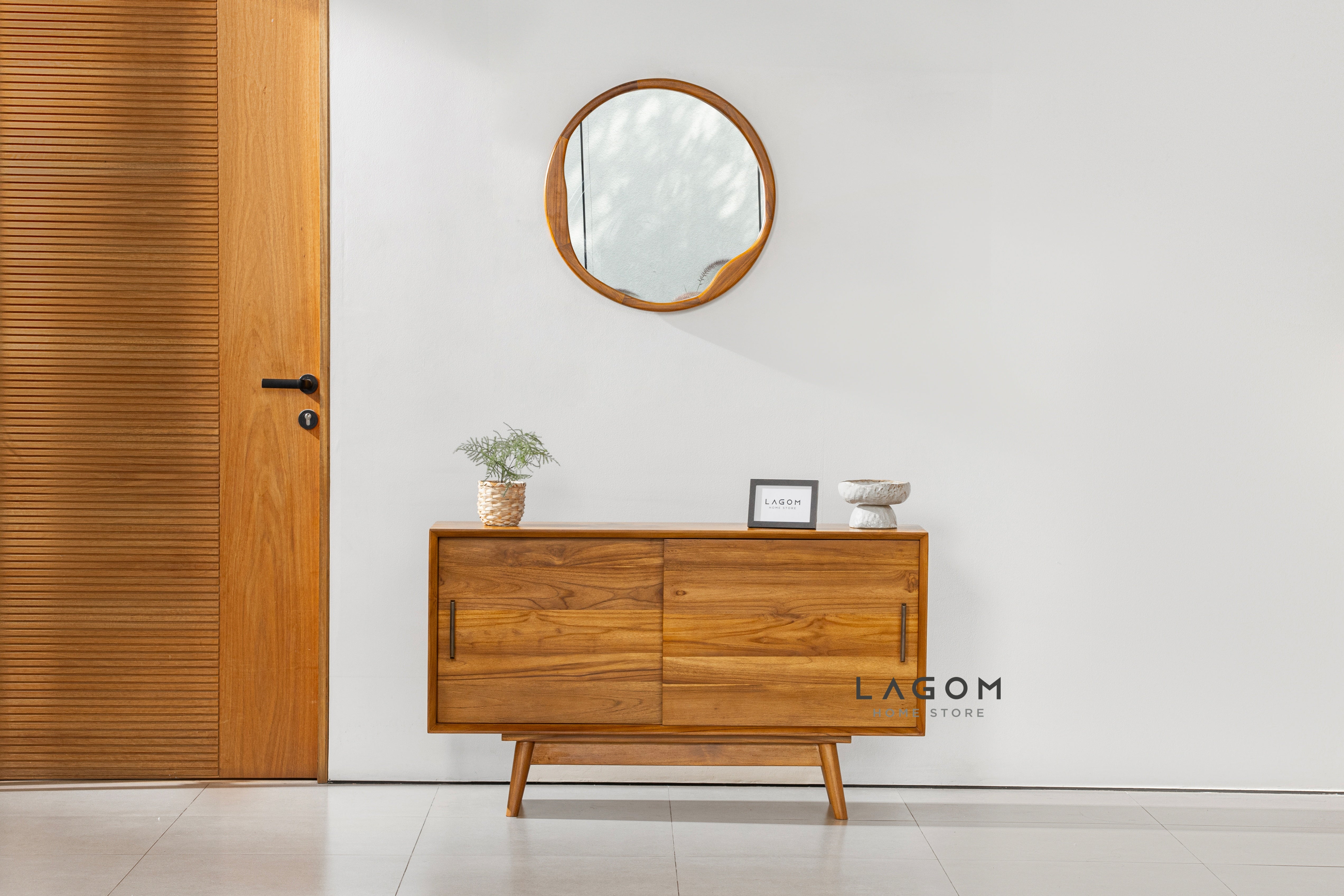 Meja TV/Meja Konsol dengan Pintu Geser dari Kayu Jati - Panjang 122 cm TV Cabinet Lagom Home Store Jati Furnitur Teak Furniture Jakarta