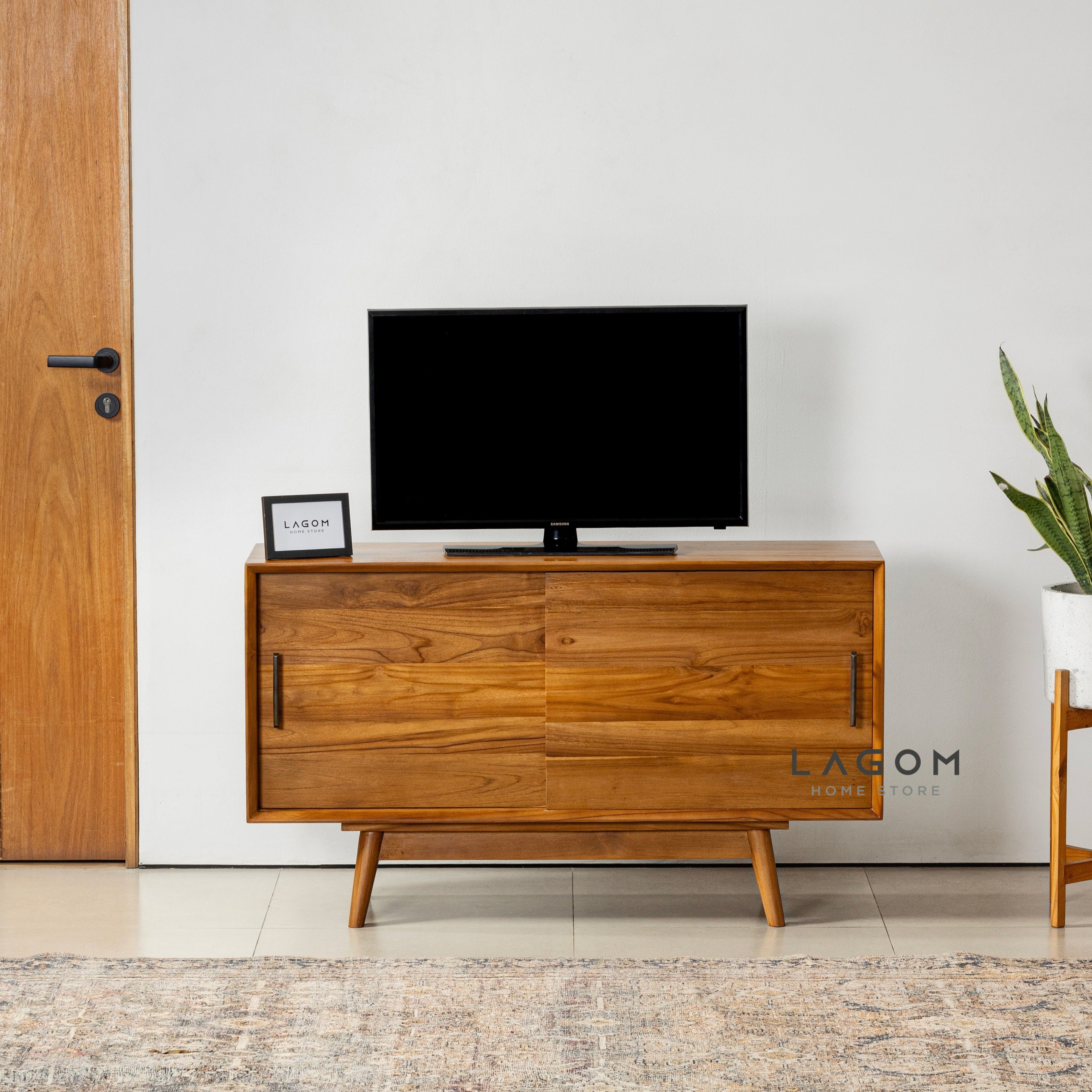 Meja TV/Meja Konsol dengan Pintu Geser dari Kayu Jati - Panjang 122 cm TV Cabinet Lagom Home Store Jati Furnitur Teak Furniture Jakarta