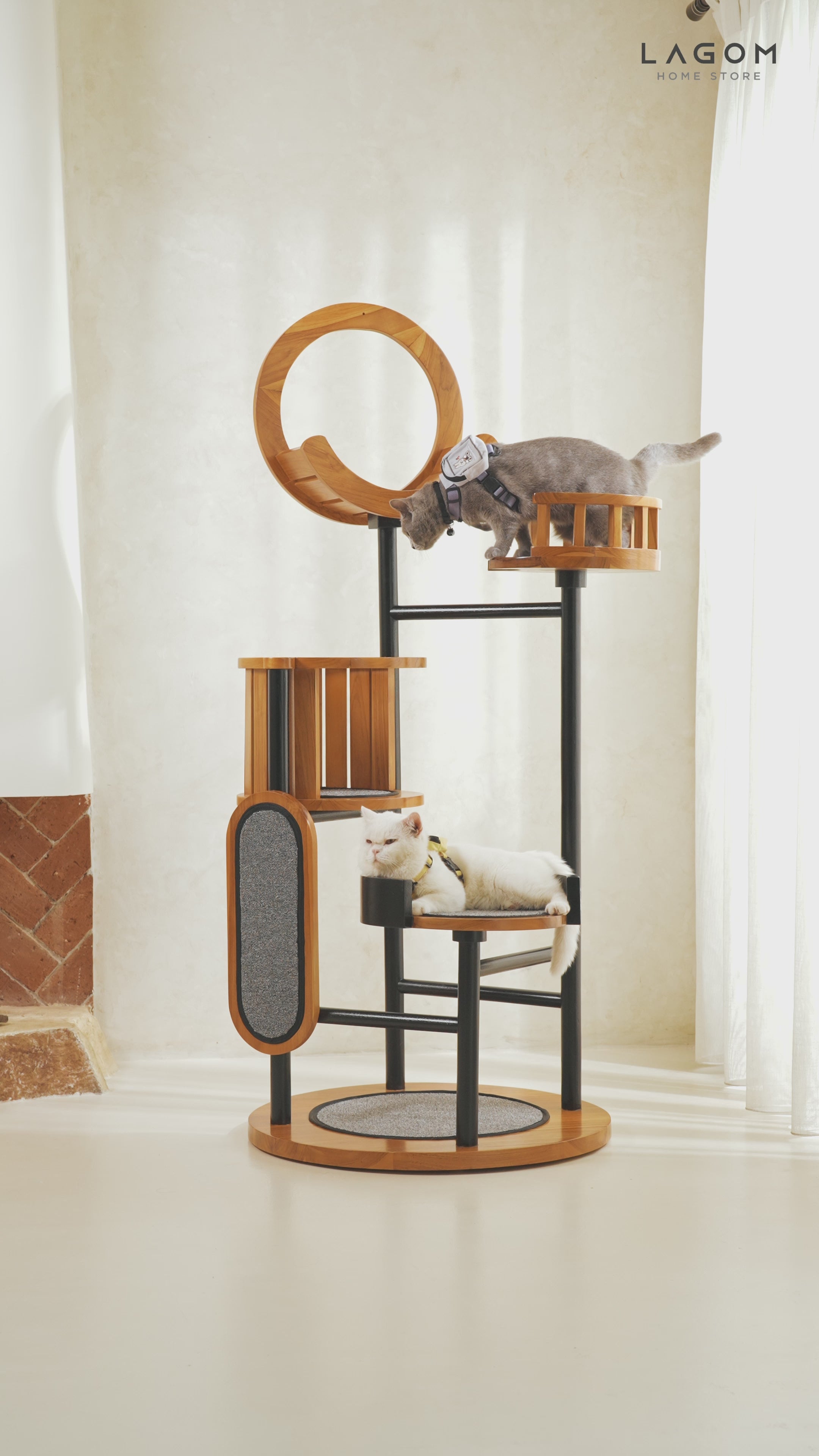 Cat Tree Mewah dari Kayu Jati