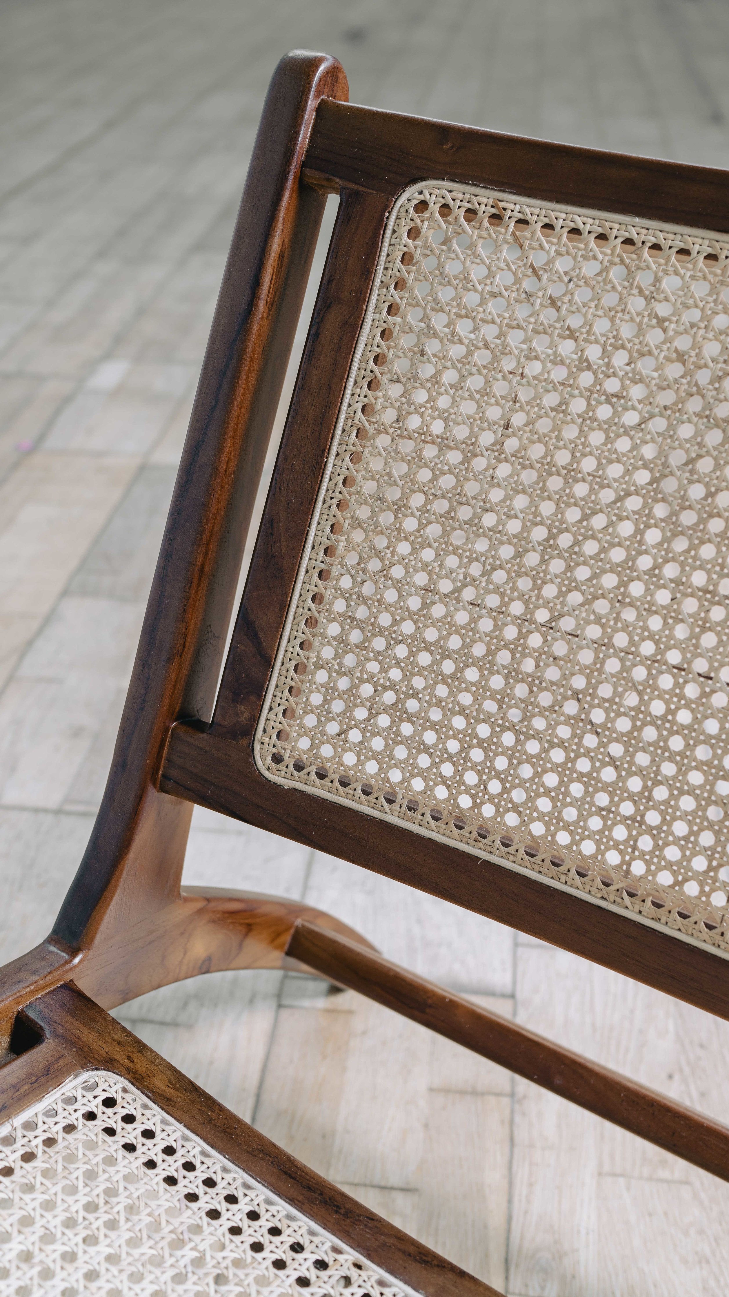 Kursi Santai Rotan dengan Frame Kayu Jati Solid Chair by PT Lagom Home Store CR21