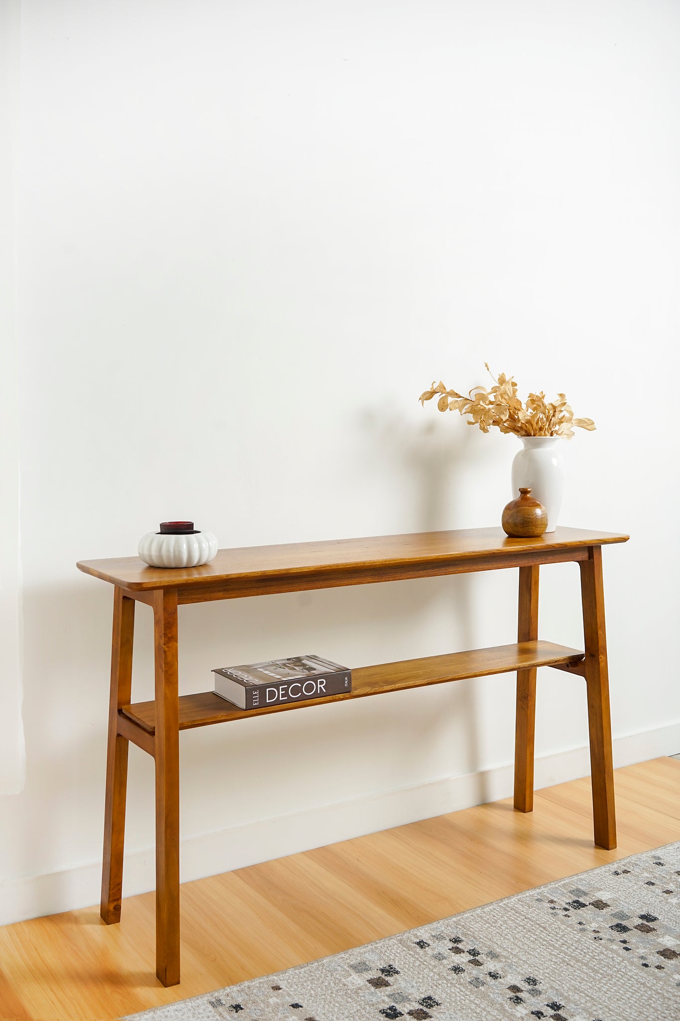 Meja Konsol dengan Ambalan Lebar dan Panjang Console Table Lagom Home Store Jati Furnitur Teak Furniture Jakarta