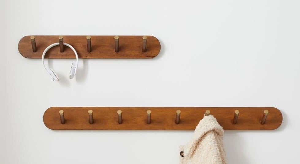 Gantungan Baju Estetik dan Klasik Bahan Kayu Jati Solid Wall Coat Hanger by PT Lagom Home Store